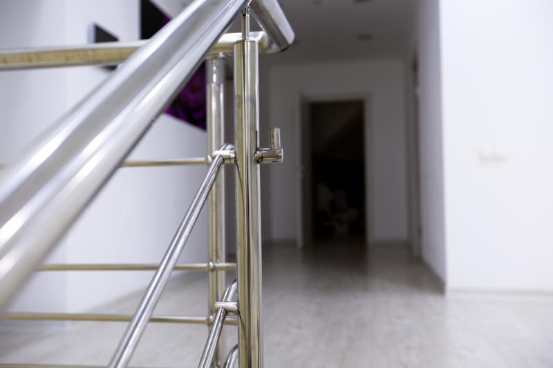 Revestimento de borracha para escadas